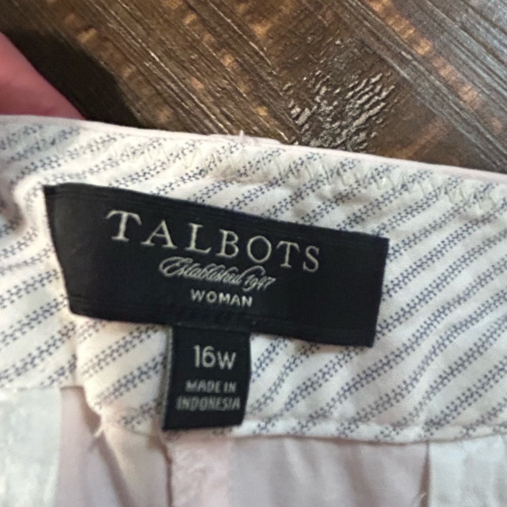 Talbots Light Pink Capris - Picture 2 of 3